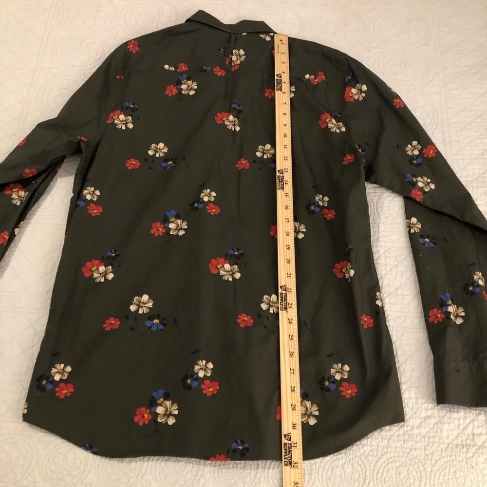 Banana Republic Untucked button down shirt. Size large tall.